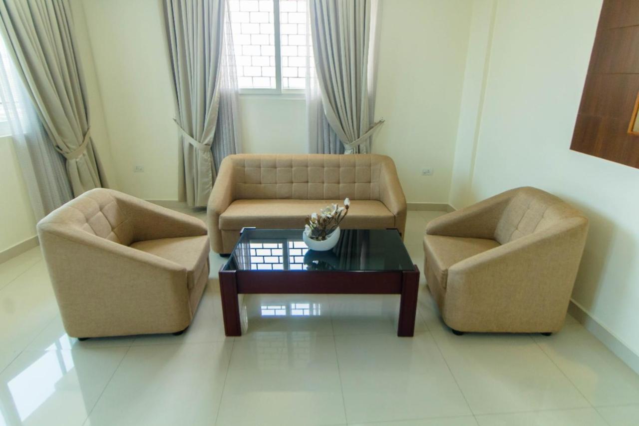Miracle Residency Hotel Kizhake Chalakudi Exterior photo