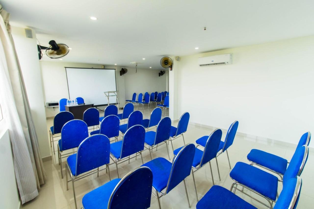 Miracle Residency Hotel Kizhake Chalakudi Exterior photo